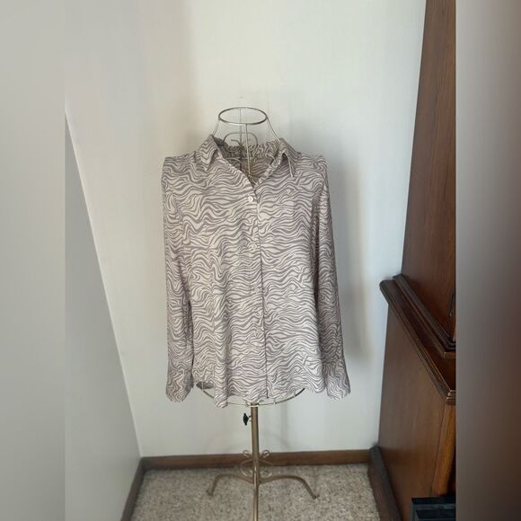 Abercrombie boyfriend fit zebra print long sleeve button down top size Small - Picture 1 of 8